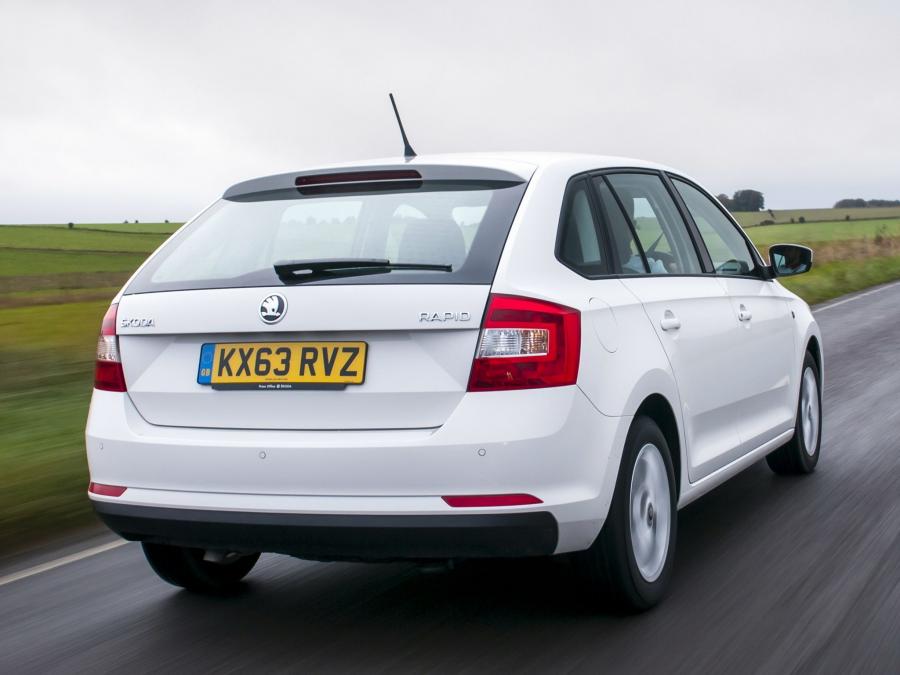  Skoda Rapid Spaceback 2013 года  (UK) (фото 10 из 26)